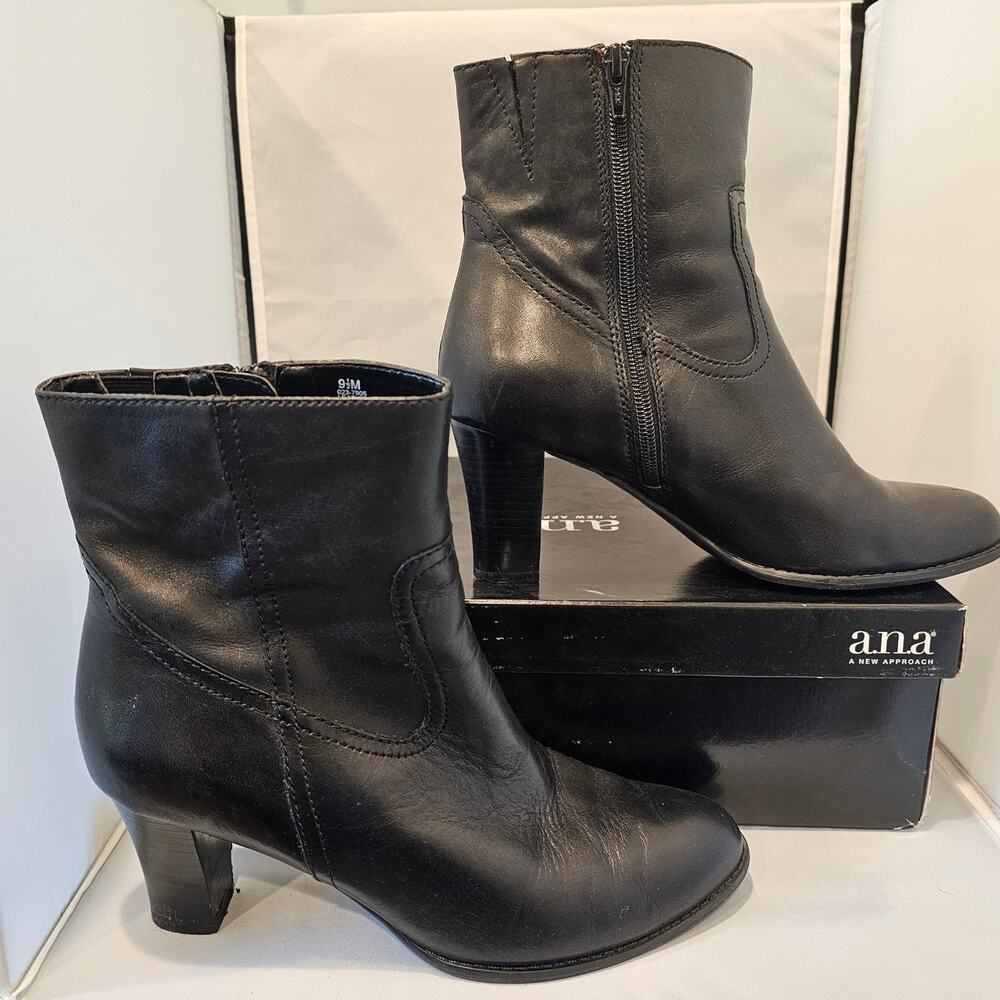 a.n.a A New Approach Black Leather Block Heel Zip Western Ankle Booties 9.5M